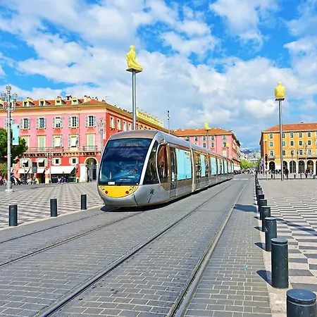 Magenta - T2 Au Coeur Du Carre D'or De